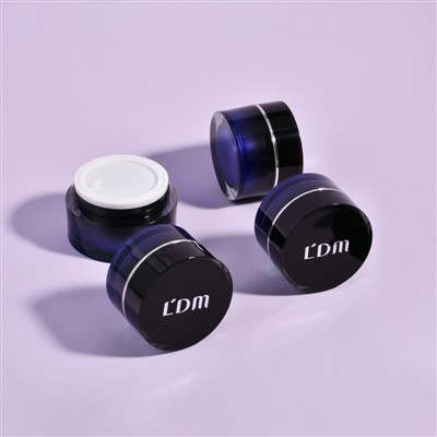 Akrüülist kosmeetikapurgid