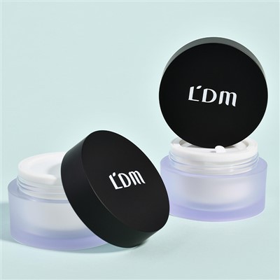 Kosmeetiline konteiner kaantega